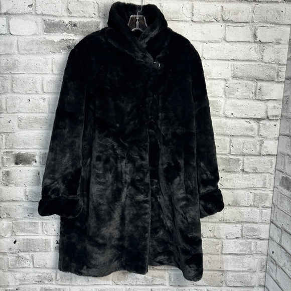 Vintage Jackets & Blazers - Vintage Faux Fur Mid Thigh Black Coat